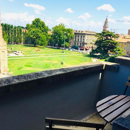 Pilotta'S Balcony Apartment Парма Екстериор снимка